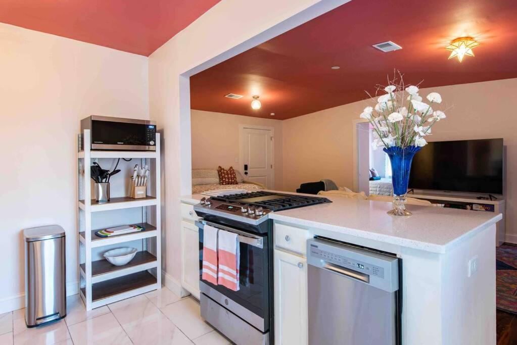 Blush And Bashful Germantown Two Bedroom Apartment لويفيل المظهر الخارجي الصورة