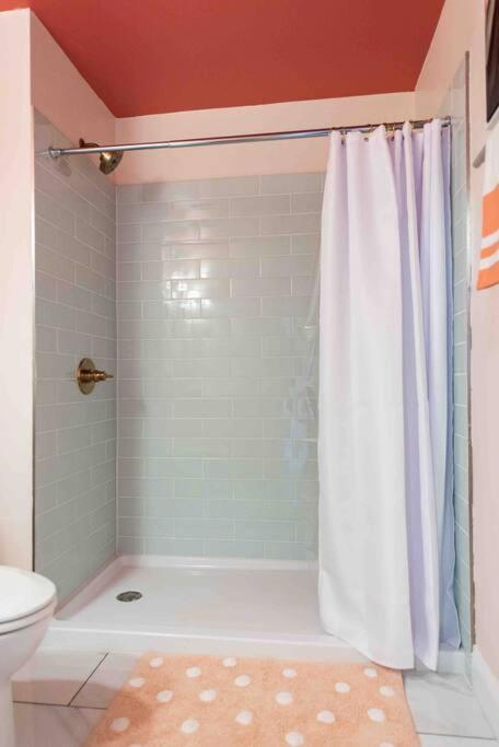 Blush And Bashful Germantown Two Bedroom Apartment لويفيل المظهر الخارجي الصورة