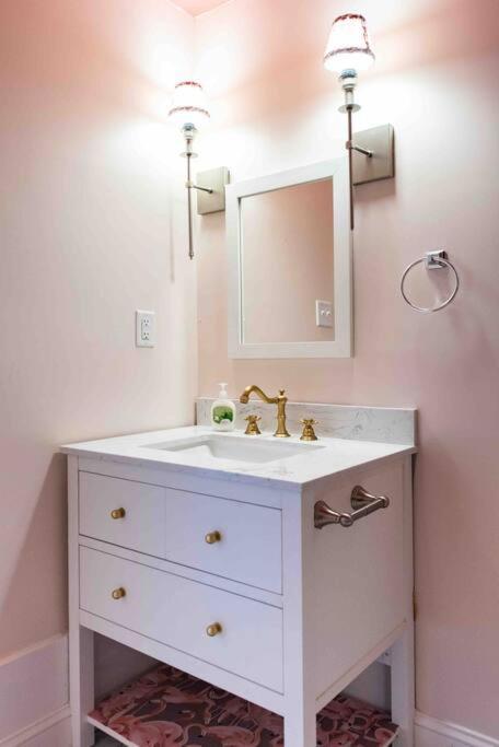 Blush And Bashful Germantown Two Bedroom Apartment لويفيل المظهر الخارجي الصورة